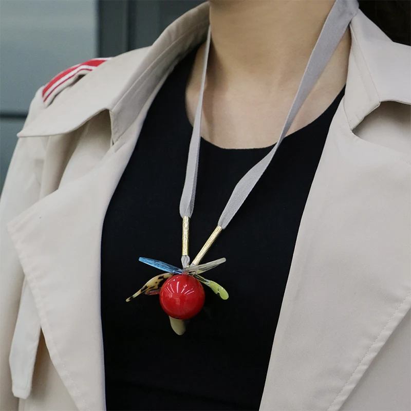 Flower Center Red Ball Charm Necklace
